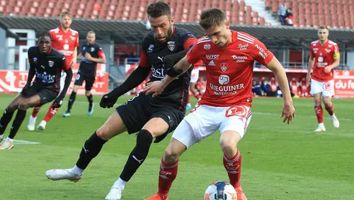 [FOOTBALL]: Nos crocos rentrent du Finistère avec le point du match...