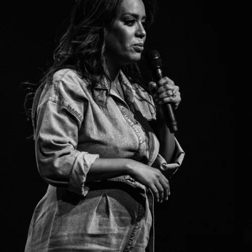 SHOWCASE AMEL BENT