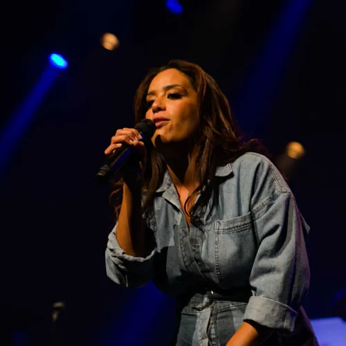 SHOWCASE AMEL BENT