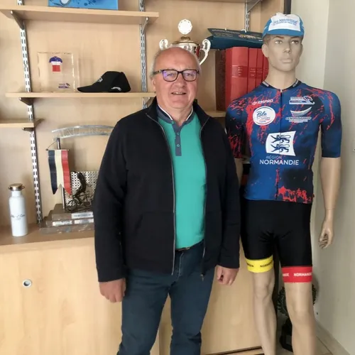 Ils Racontent Leur Tour - Bernard Sineux