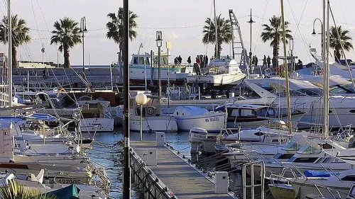[ Société ] Pierre F., patron de LocBateau, jugé pour travail...