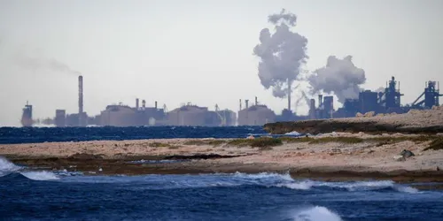 Juin 2025 : l’étang de Berre rouvre après la fuite chimique, les...