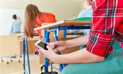 [ Société ] Interdiction Généralisée du Téléphone Portable en...