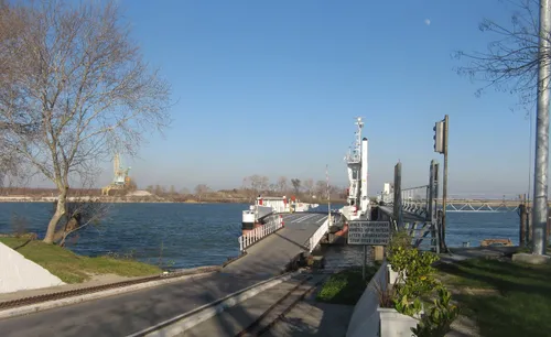 [ SOCIÉTÉ ]:  Le bac de Barcarin ne fera traverser personne