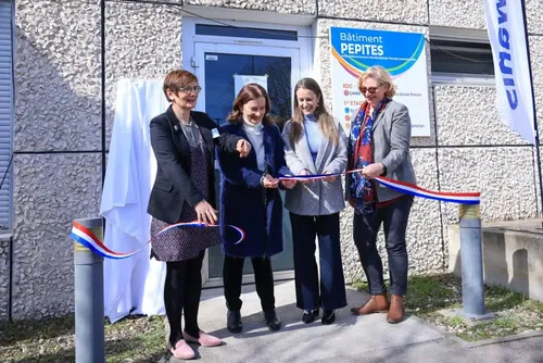 [ Santé ] Nouveau bâtiment pédiatrique inauguré à Arles : Un bond...