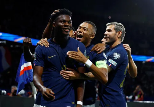 [ SPORT - FOOTBALL ] Qualification EURO2024: La France fait un sans...