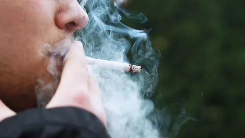 [ SOCIETE/ECONOMIE ] Français: La cigarette, une priorité ? 