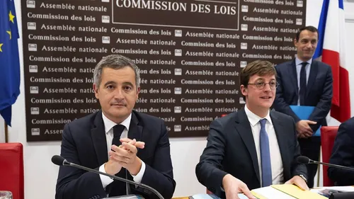 [ POLITIQUE - FRANCE ] LA LOI IMMIGRATION FINALEMENT VOTEE PAR...