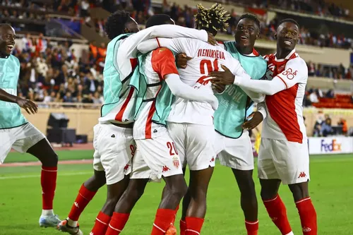 [ SPORT - FOOTBALL ] L'OM et le PSG talonnent de près Monaco dans...