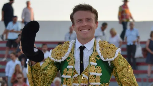 [ CULTURE/TRADITION - SAINTES MARIES DE LA MER ] Sortie en triomphe...