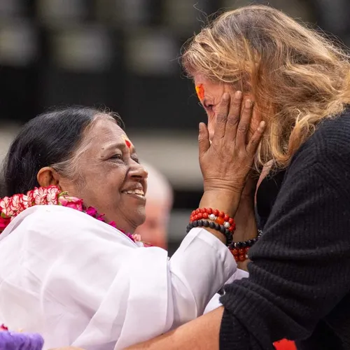 "Aimer et servir le monde" autour d'Amma