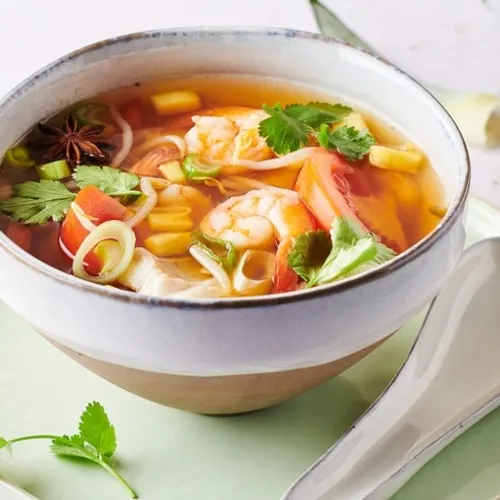 Soupe Pho aux poissons et crevettes