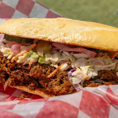 Sandwich gourmand à l'effiloché de bœuf