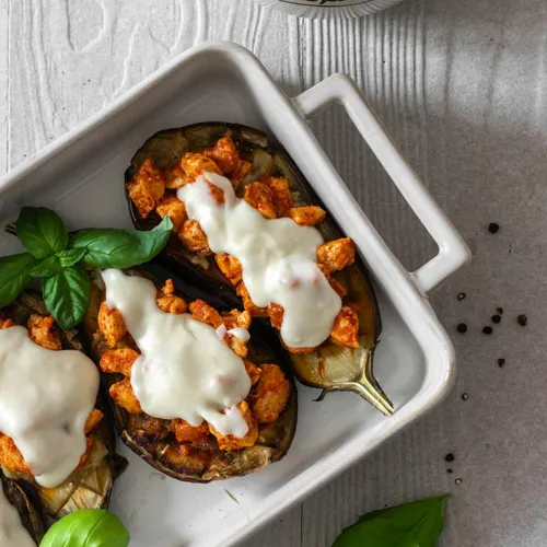 Aubergines farcies au poulet à l'orientale