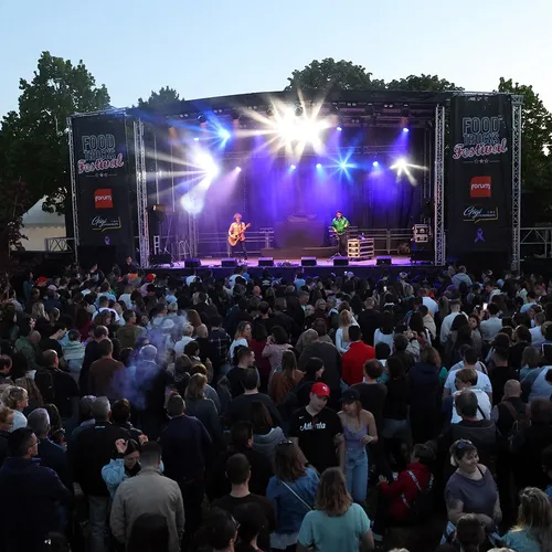 Diva Faune sur la scène du Food Trucks Festival 86