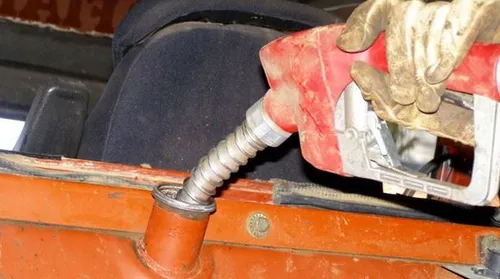 A l'heure des travaux des champs, le rationnement du carburant...