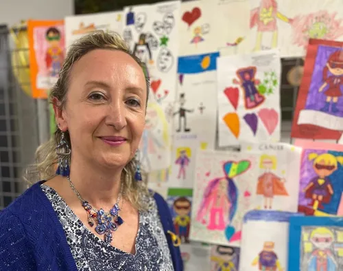 Cancer - En mémoire de sa fille Candice, Françoise aide les...