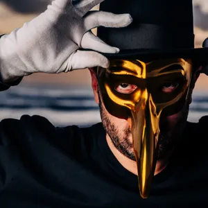 FG MUSIC STORY QUELQUES ACTUALITÉS MUSICALES : CLAPTONE ET SON...