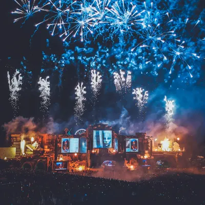 TOMORROWLAND VIENT DE METTRE EN LIGNE LES MEILLEURS SETS DE SON...