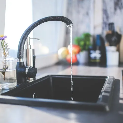 Pourquoi avons-nous envie de faire pipi quand on entend l’eau couler ?