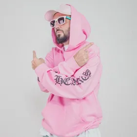 Showcase K6FM : « La folie je la mets sur scène », découvrez...