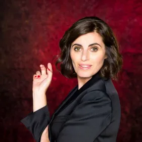 L’humoriste Sandrine Sarroche apporte de la légèreté à la « REF 21 »