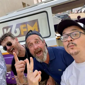 Les Fatals Picards en interview dans le Kombi K6