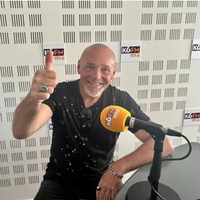 Le chanteur Christophe Hudeley rend hommage à l'icône Johnny Hallyday