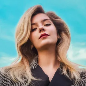 Connaissez-vous la chanteuse Lisa Dann ?