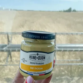 La récolte de graines de moutarde a commencé