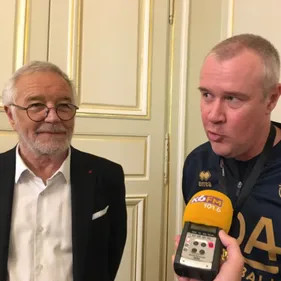 François Rebsamen et Laurent Legname heureux après la victoire en...