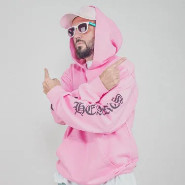 Showcase K6FM : « La folie je la mets sur scène », découvrez...