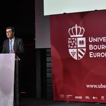 « On va être obligé de réduire le nombre d'étudiants et de postes »...