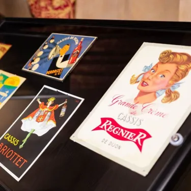 Découvrez l'histoire des liqueurs de cassis dijonnaises : interview...