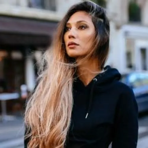 CLOUD PARTY : MANDA MOOR