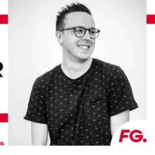 HAPPY HOUR DJ : MARK LOWER