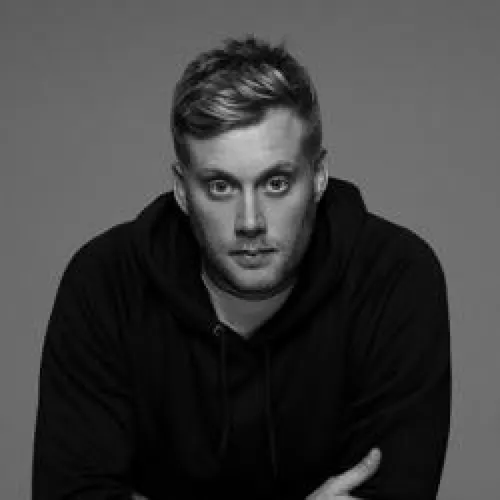 HAPPY HOUR DJ : SAM DEXTER