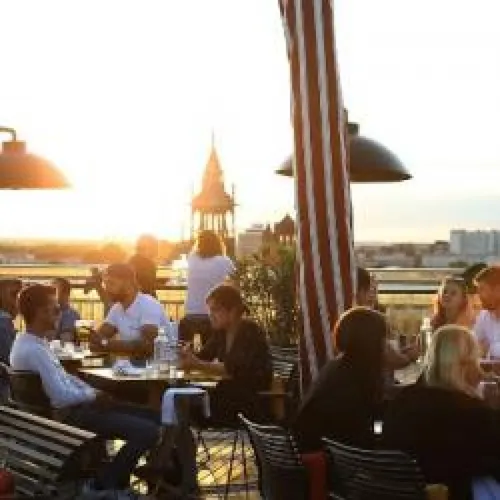 FG FOR CLUBS : MA BICHE SUR LE TOIT