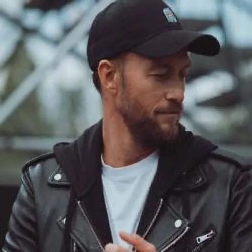 HAPPY HOUR DJ : NORMAN DORAY