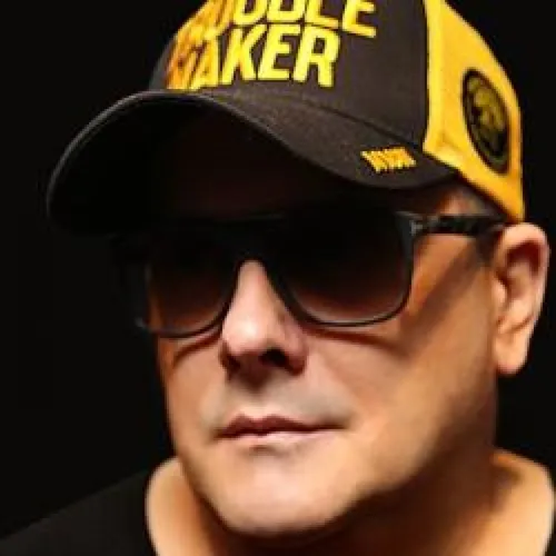 HAPPY HOUR DJ : FREDELUX