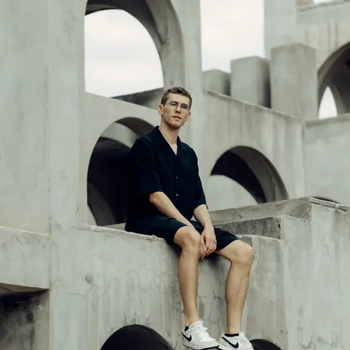 FG MUSIC STORY QUELQUES RELEASES DU MOMENT : LOST FREQUENCIES AVEC...