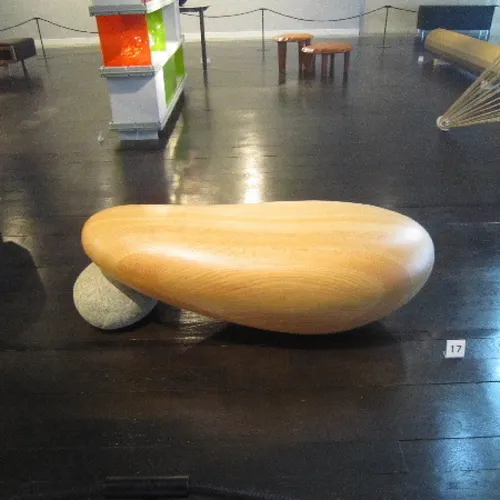 UNE SAGA DU DESIGN : LE MUSÉE DES ARTS DÉCORATIFS AVEC LE BANC...