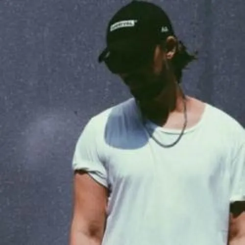 HAPPY HOUR DJ : SONNY FODERA