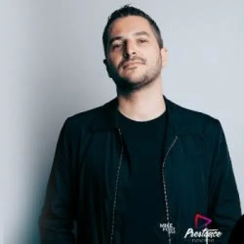 HAPPY HOUR DJ : DANNY WILD