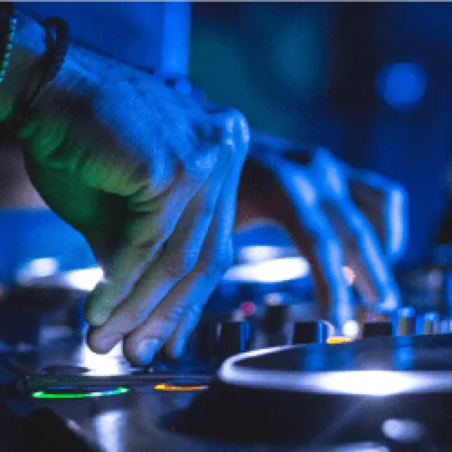 FG INVITE : LE ROYAL MONCEAU