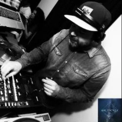 FG INVITE : LE CAFE OZ