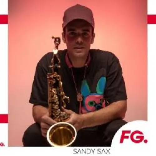 HAPPY HOUR DJ : SANDY SAX