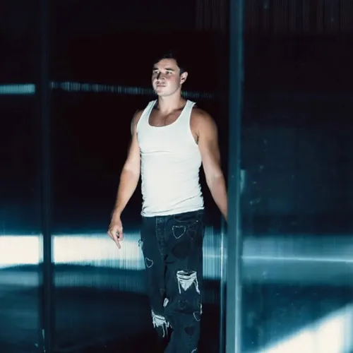 JOHN SUMMIT PROLONGE L'ÉTÉ AVEC L'EXCELLENT "CRYSTALLIZED"