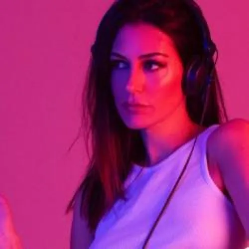 HAPPY HOUR DJ : AUDREY SIMON