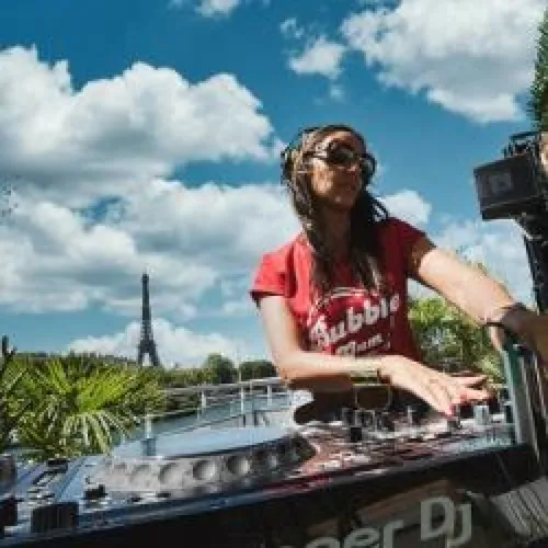 HAPPY HOUR DJ : NATALY K